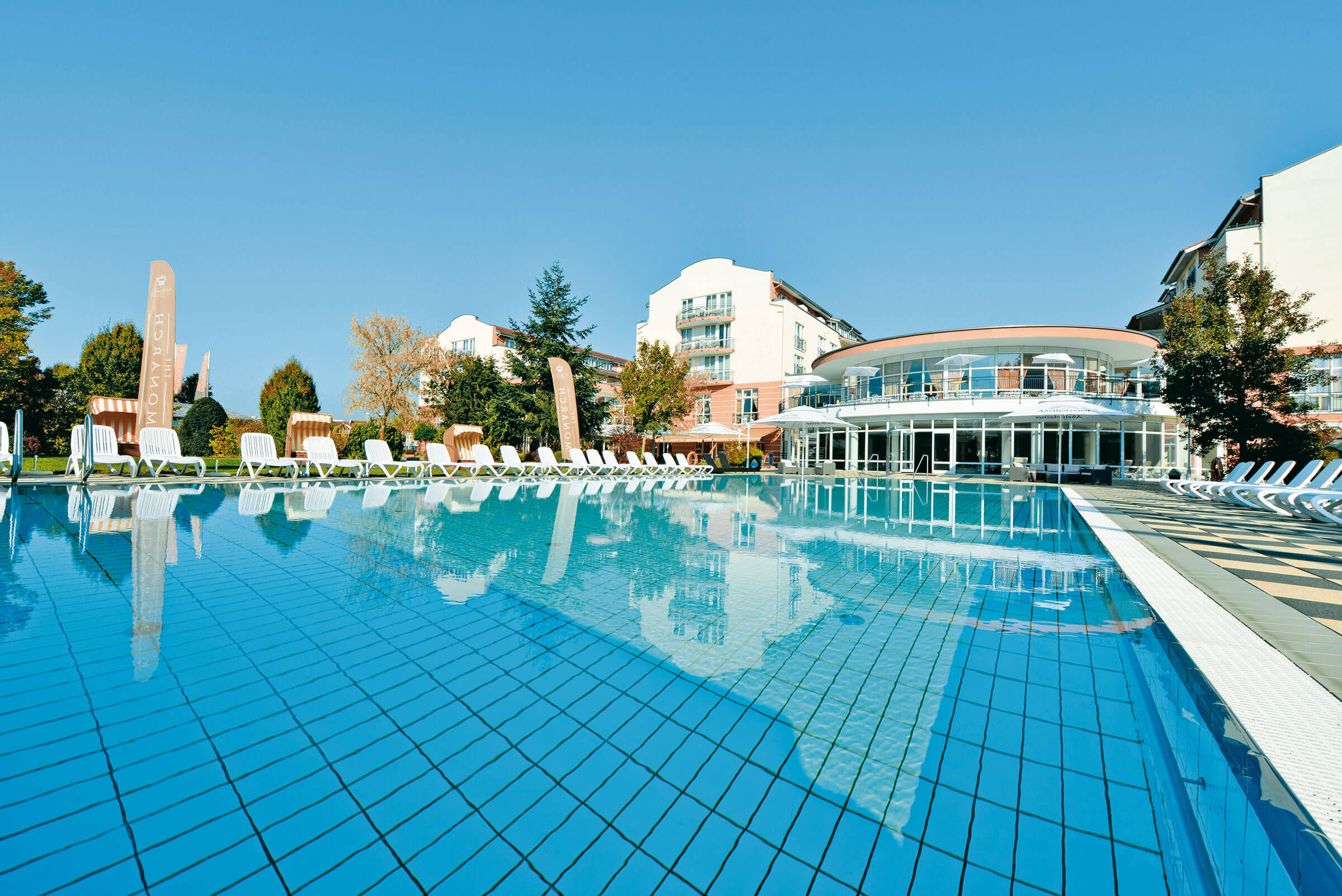 Der Außenpool des Hotels